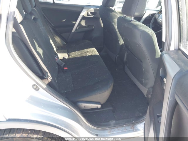 12509410 :رقم المزاد ، 2T3BFREV1JW719934 vin ، 2018 Toyota Rav4 Le مزاد بيع