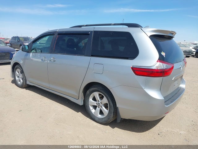 Toyota SIENNA LE 2020 5TDKZ3DC7LS051968 Image 3