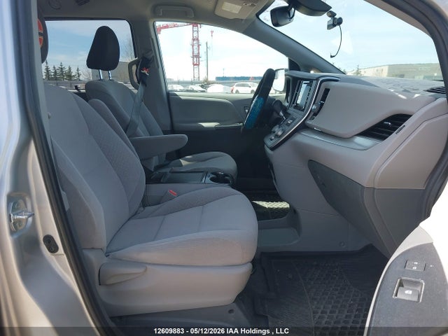 Toyota SIENNA LE 2020 5TDKZ3DC7LS051968 Image 5