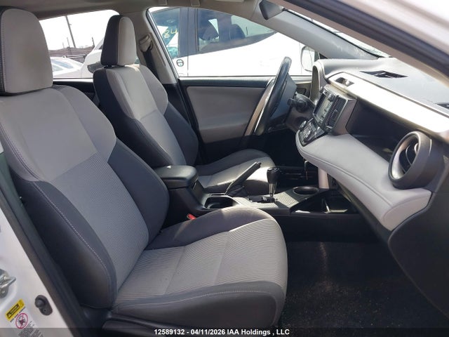 2T3WFREV1FW143254 Toyota Rav4 Xle