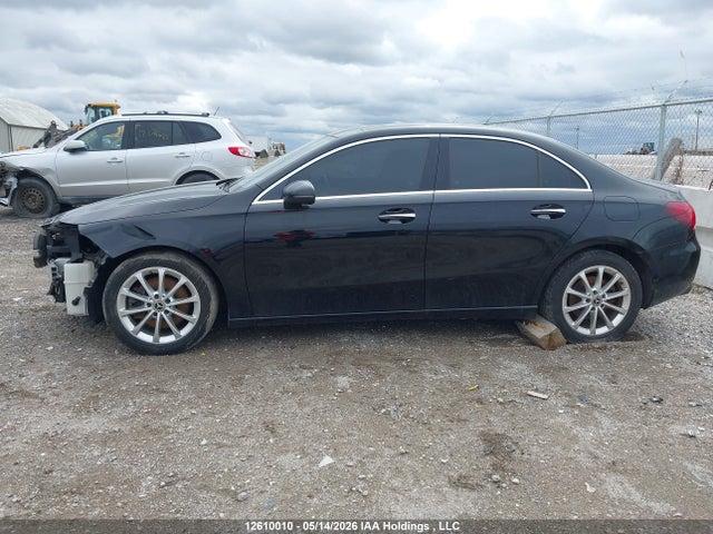 W1K3G4FB0NJ354214 Mercedes-Benz A 220 4matic