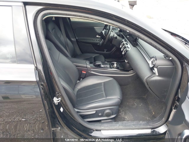 W1K3G4FB0NJ354214 Mercedes-Benz A 220 4matic