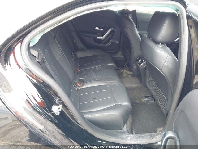 W1K3G4FB0NJ354214 Mercedes-Benz A 220 4matic