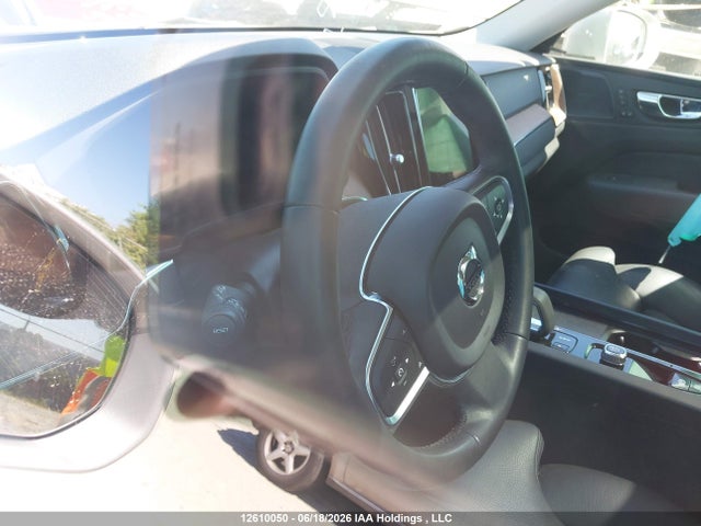 LYVL12RK6NB899189 Volvo Xc60 B5 Momentum