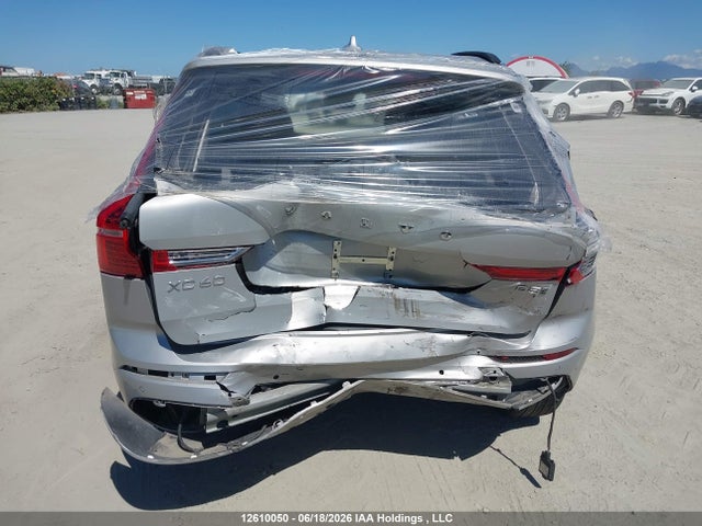 LYVL12RK6NB899189 Volvo Xc60 B5 Momentum