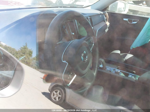 LYVL12RK6NB899189 Volvo Xc60 B5 Momentum