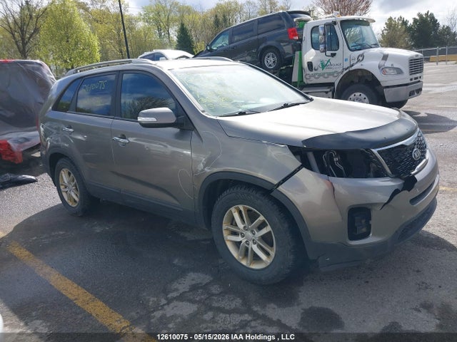 5XYKT3A62FG612546 KIA SORENTO LX