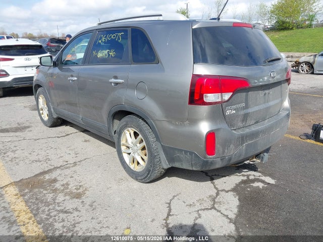 5XYKT3A62FG612546 KIA SORENTO LX