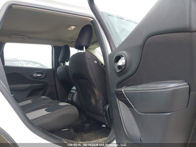 2014 Jeep Cherokee Sport მანქანა იყიდება აუქციონზე, vin: 1C4PJMABXEW285250, აუქციონის ნომერი: 12610215