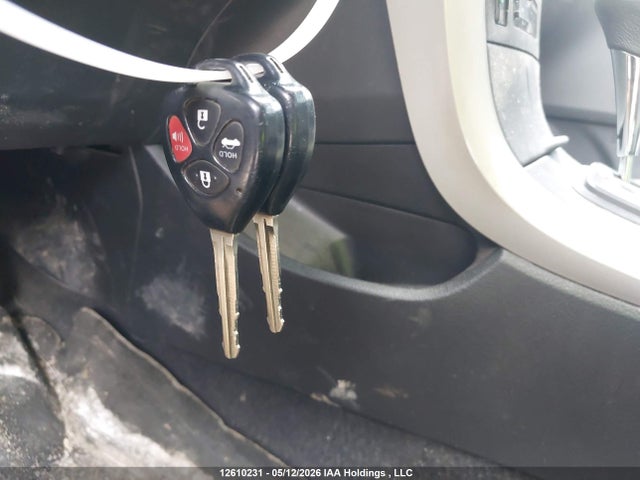 2010 Toyota Corolla S მანქანა იყიდება აუქციონზე, vin: 2T1BU4EE9AC324421, აუქციონის ნომერი: 12610231