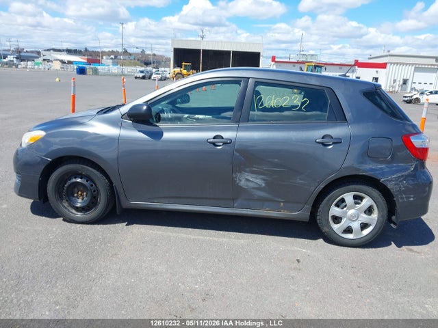 12610232 :رقم المزاد ، 2T1KU4EE5AC429375 vin ، 2010 Toyota Matrix مزاد بيع