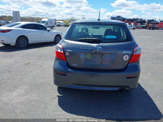 12610232 :رقم المزاد ، 2T1KU4EE5AC429375 vin ، 2010 Toyota Matrix مزاد بيع