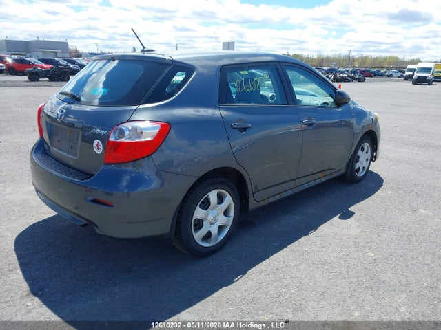 12610232 :رقم المزاد ، 2T1KU4EE5AC429375 vin ، 2010 Toyota Matrix مزاد بيع