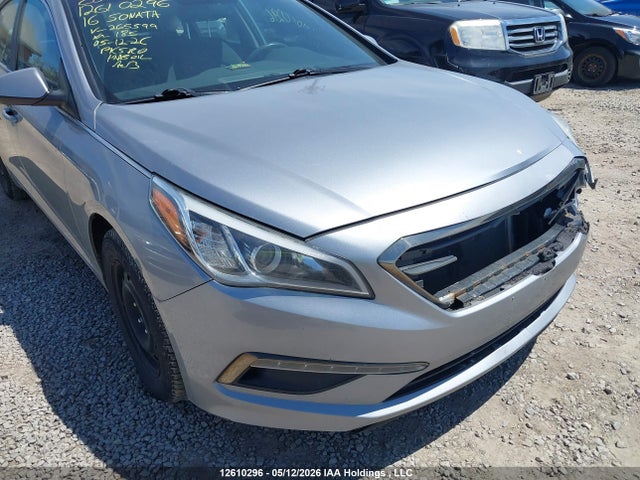 2016 Hyundai Sonata Gl მანქანა იყიდება აუქციონზე, vin: 5NPE24AF7GH265599, აუქციონის ნომერი: 12610296