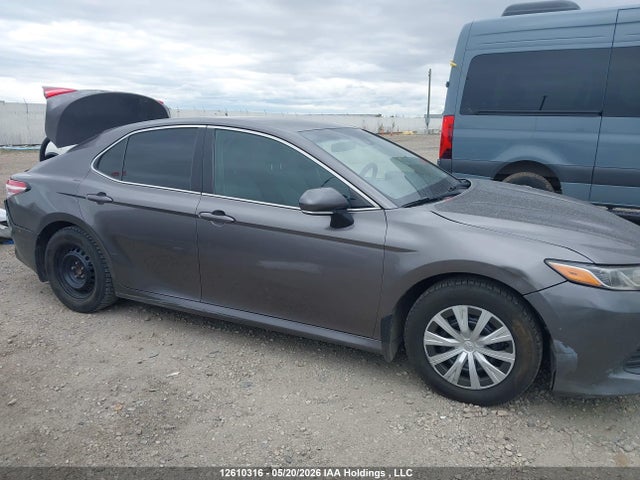 Продаж на аукціоні авто 2018 Toyota Camry, vin: 4T1B11HK4JU617375, номер лоту: 12610316
