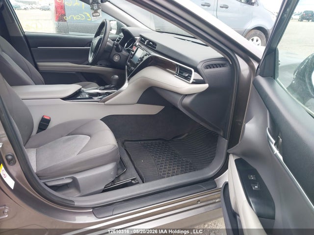 Продаж на аукціоні авто 2018 Toyota Camry, vin: 4T1B11HK4JU617375, номер лоту: 12610316
