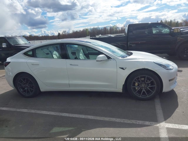 12610338 :رقم المزاد ، 5YJ3E1EB7JF107953 vin ، 2018 Tesla Model 3 Long Range/performance مزاد بيع
