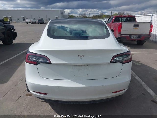 12610338 :رقم المزاد ، 5YJ3E1EB7JF107953 vin ، 2018 Tesla Model 3 Long Range/performance مزاد بيع