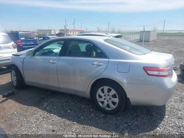 12610362 :رقم المزاد ، 4T1BF3EK3BU123706 vin ، 2011 Toyota Camry Le مزاد بيع