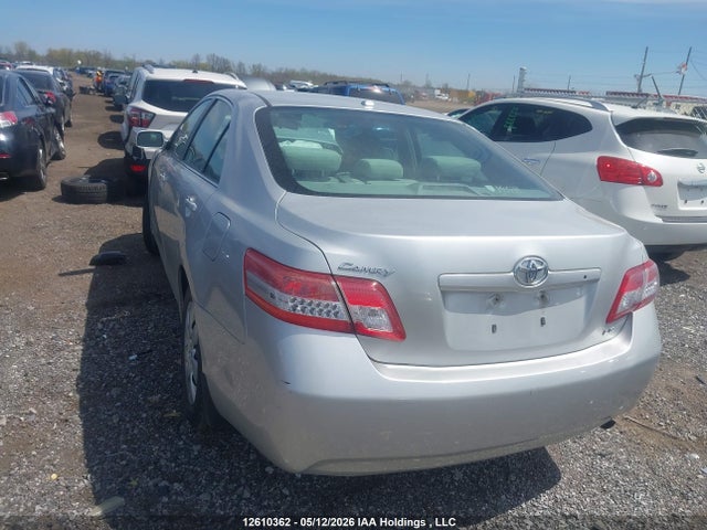 12610362 :رقم المزاد ، 4T1BF3EK3BU123706 vin ، 2011 Toyota Camry Le مزاد بيع