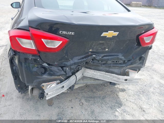 Aukcja sprzedaży 2018 Chevrolet Cruze Lt Auto, vin: 1G1BE5SM7J7225850, numer aukcji: 12610380