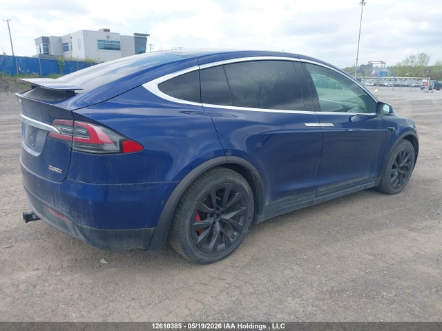 2017 Tesla Model X მანქანა იყიდება აუქციონზე, vin: 5YJXCAE42HF047681, აუქციონის ნომერი: 12610385