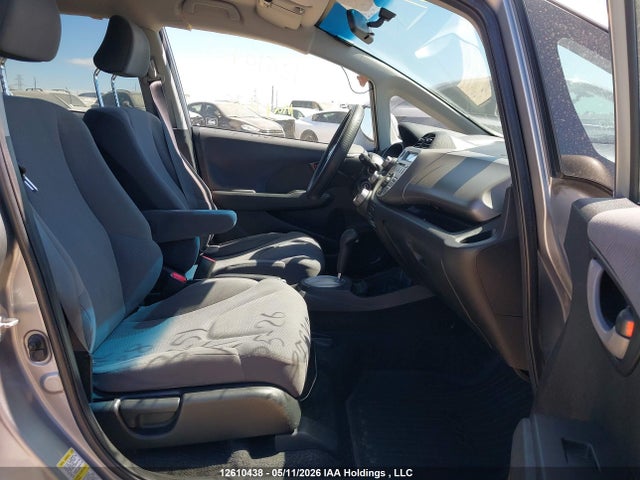 12610438 :رقم المزاد ، JHMGE8H57AC802851 vin ، 2010 Honda Fit Lx مزاد بيع