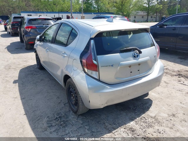 Toyota Prius C Technology 2016 JTDKDTB33G1126671 Image 3