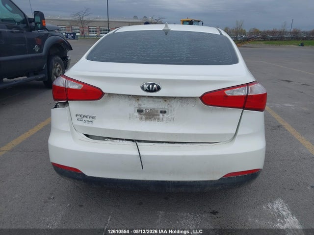 12610554 :رقم المزاد ، KNAFX4A67F5305326 vin ، 2015 Kia Forte مزاد بيع