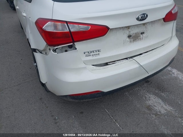 12610554 :رقم المزاد ، KNAFX4A67F5305326 vin ، 2015 Kia Forte مزاد بيع