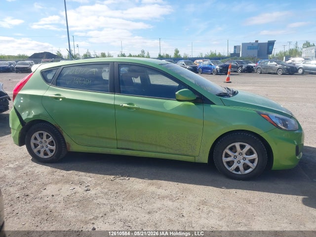 2013 Hyundai Accent Gls/gs მანქანა იყიდება აუქციონზე, vin: KMHCT5AEXDU126209, აუქციონის ნომერი: 12610584