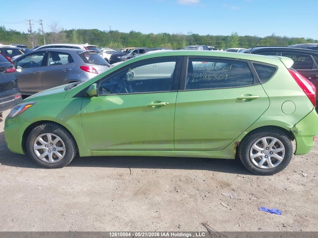 2013 Hyundai Accent Gls/gs მანქანა იყიდება აუქციონზე, vin: KMHCT5AEXDU126209, აუქციონის ნომერი: 12610584