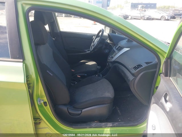 2013 Hyundai Accent Gls/gs მანქანა იყიდება აუქციონზე, vin: KMHCT5AEXDU126209, აუქციონის ნომერი: 12610584