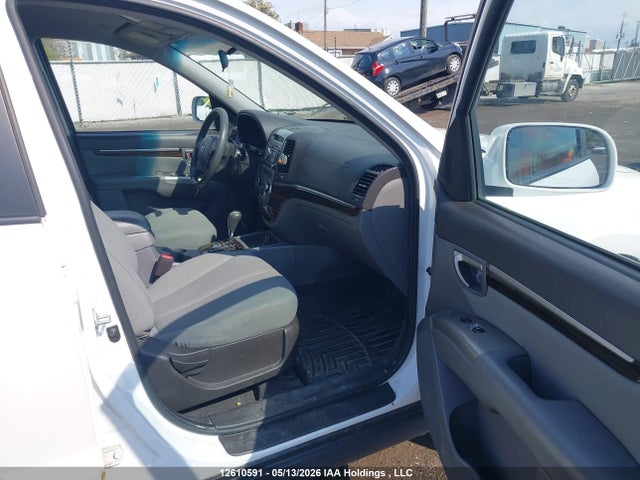 Продажа на аукционе авто 2012 Hyundai Santa Fe, vin: 5XYZGDAG2CG104798, номер лота: 12610591