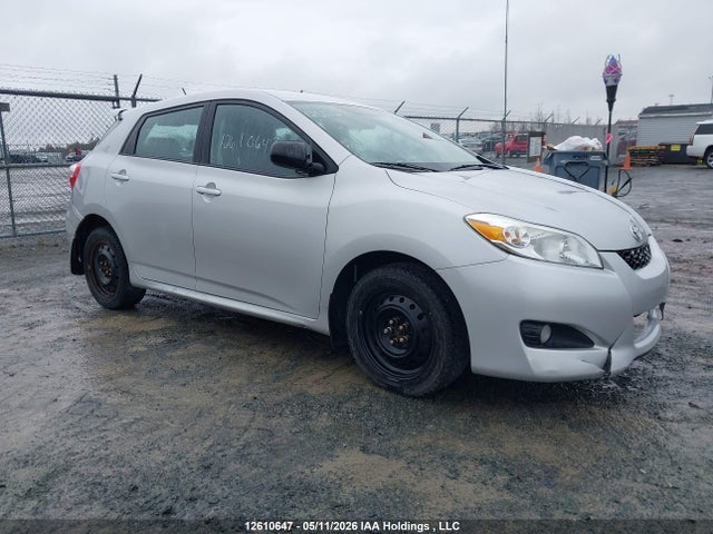 12610647 :رقم المزاد ، 2T1KU4EEXAC453901 vin ، 2010 Toyota Matrix مزاد بيع