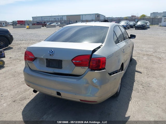 3VWD07AJ5EM229390 Volkswagen Jetta 1.8 Tsi Comfortline