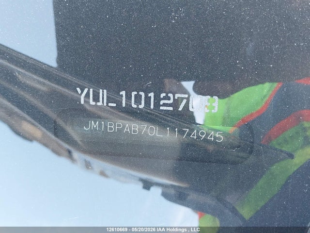 JM1BPAB70L1174945 Mazda 3