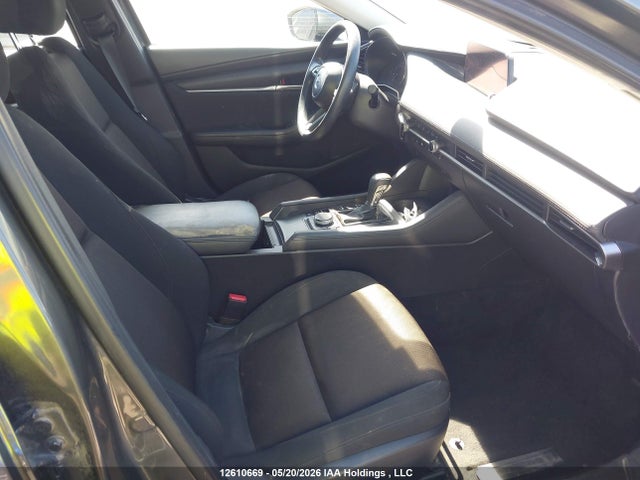 JM1BPAB70L1174945 Mazda 3