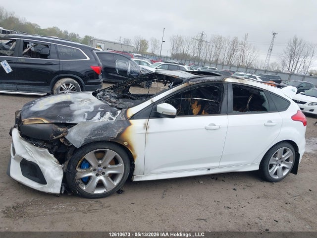 12610673 :رقم المزاد ، WF0DP3TH2H4126216 vin ، 2017 Ford Focus Rs مزاد بيع