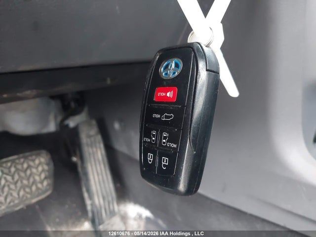 5TDGSKFC6MS030595 Toyota Sienna Xse 7-passenger