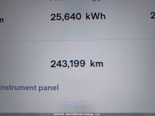 2015 Tesla Model S 70d/85d/p85d მანქანა იყიდება აუქციონზე, vin: 5YJSA1H28FF098951, აუქციონის ნომერი: 12610745