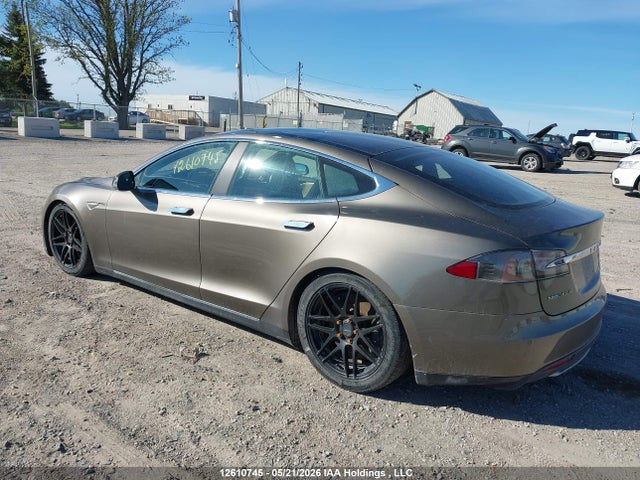 2015 Tesla Model S 70d/85d/p85d მანქანა იყიდება აუქციონზე, vin: 5YJSA1H28FF098951, აუქციონის ნომერი: 12610745