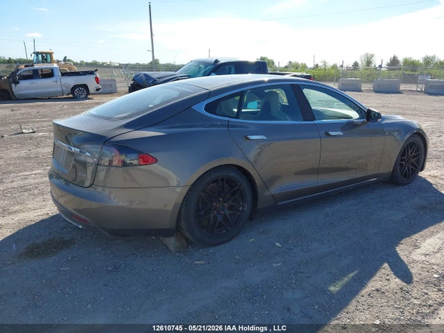2015 Tesla Model S 70d/85d/p85d მანქანა იყიდება აუქციონზე, vin: 5YJSA1H28FF098951, აუქციონის ნომერი: 12610745