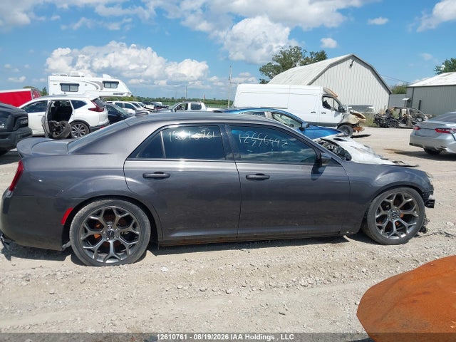 Chrysler 300 S 2018 2C3CCABT5JH130424 Image 14