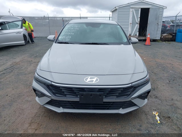KMHLM4DGXRU714722 Hyundai Elantra Essential