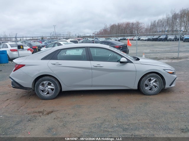 KMHLM4DGXRU714722 Hyundai Elantra Essential