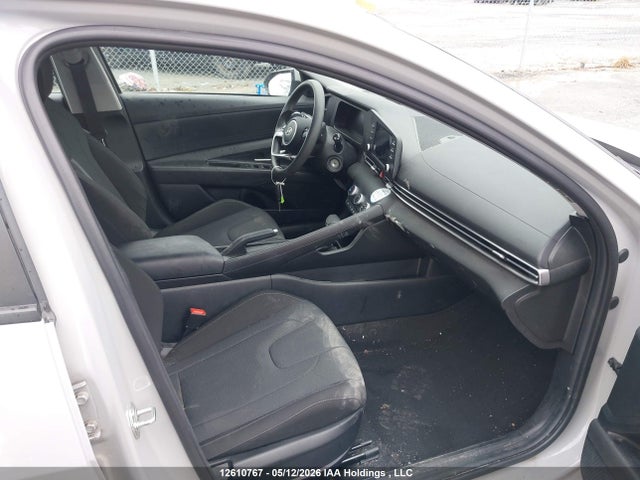 KMHLM4DGXRU714722 Hyundai Elantra Essential