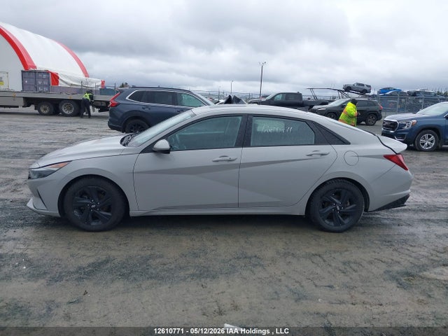 KMHLM4AGXNU333273 Hyundai Elantra Preferred Ivt With Sun And Tech Package