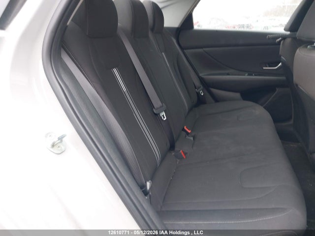 KMHLM4AGXNU333273 Hyundai Elantra Preferred Ivt With Sun And Tech Package