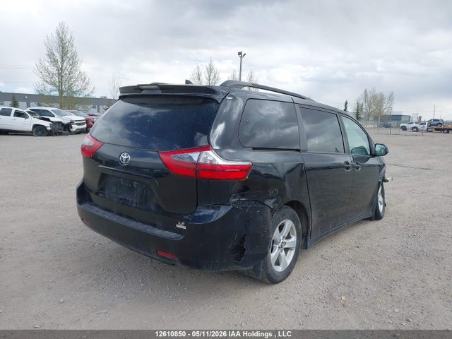 12610850 :رقم المزاد ، 5TDKZ3DC6LS030707 vin ، 2020 Toyota Sienna Le مزاد بيع